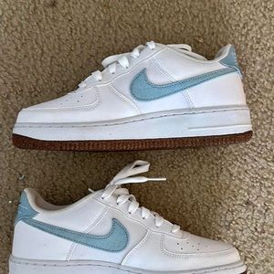 White and blue Nike Air Force ones - worn once! Kids 6Y (to women’s size 7.5)